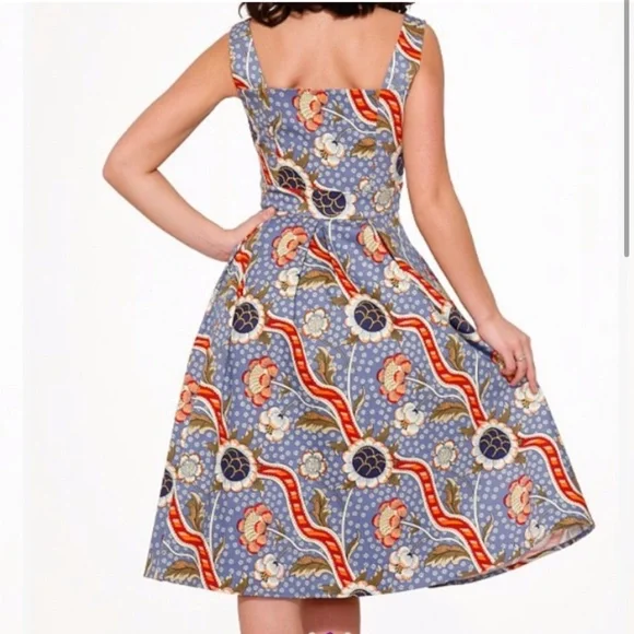 Hearts & Roses London Floral Retro Dress, Fit & Flare, USA Size 6, UK 10 - Picture 4 of 9